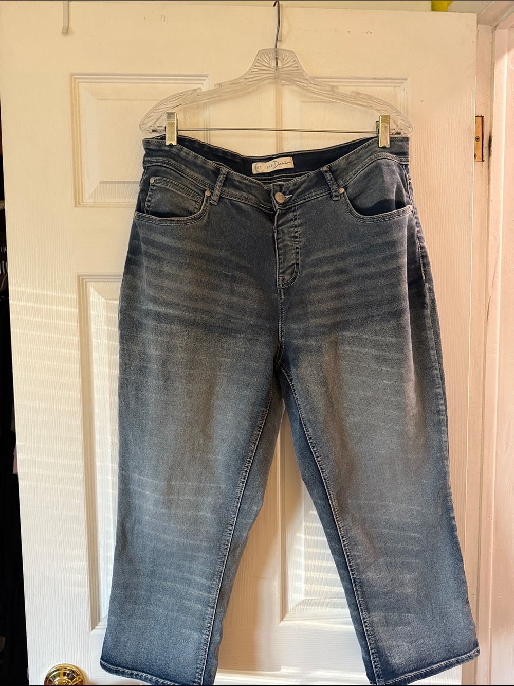 Cato High Rise Capris Size 16